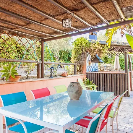 Holiday home Cubo's La Encina